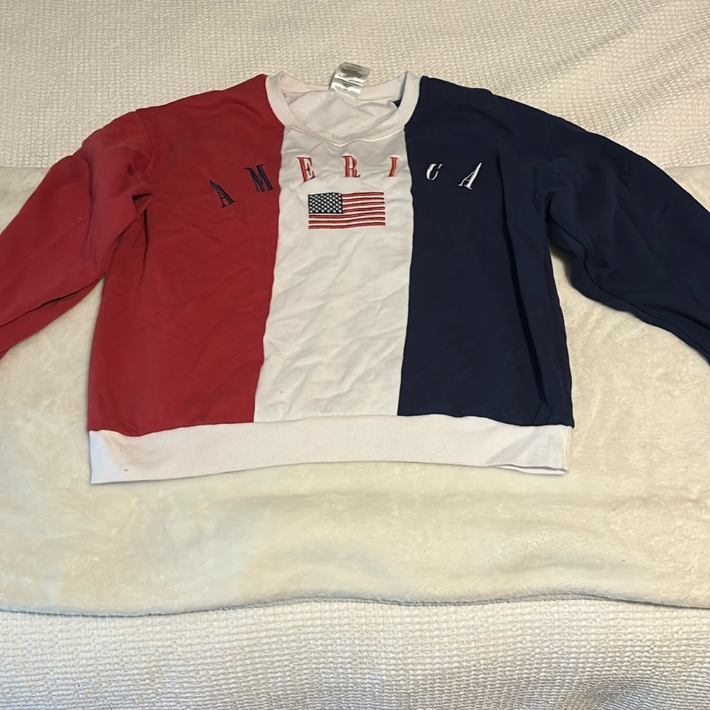 America crewneck